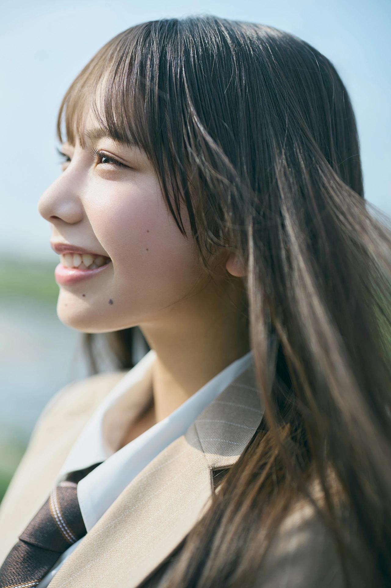 Izuki Shimoda 下田衣珠季, Young Magazine 2025 No.44 (ヤングマガジン 2025年44号)(9)