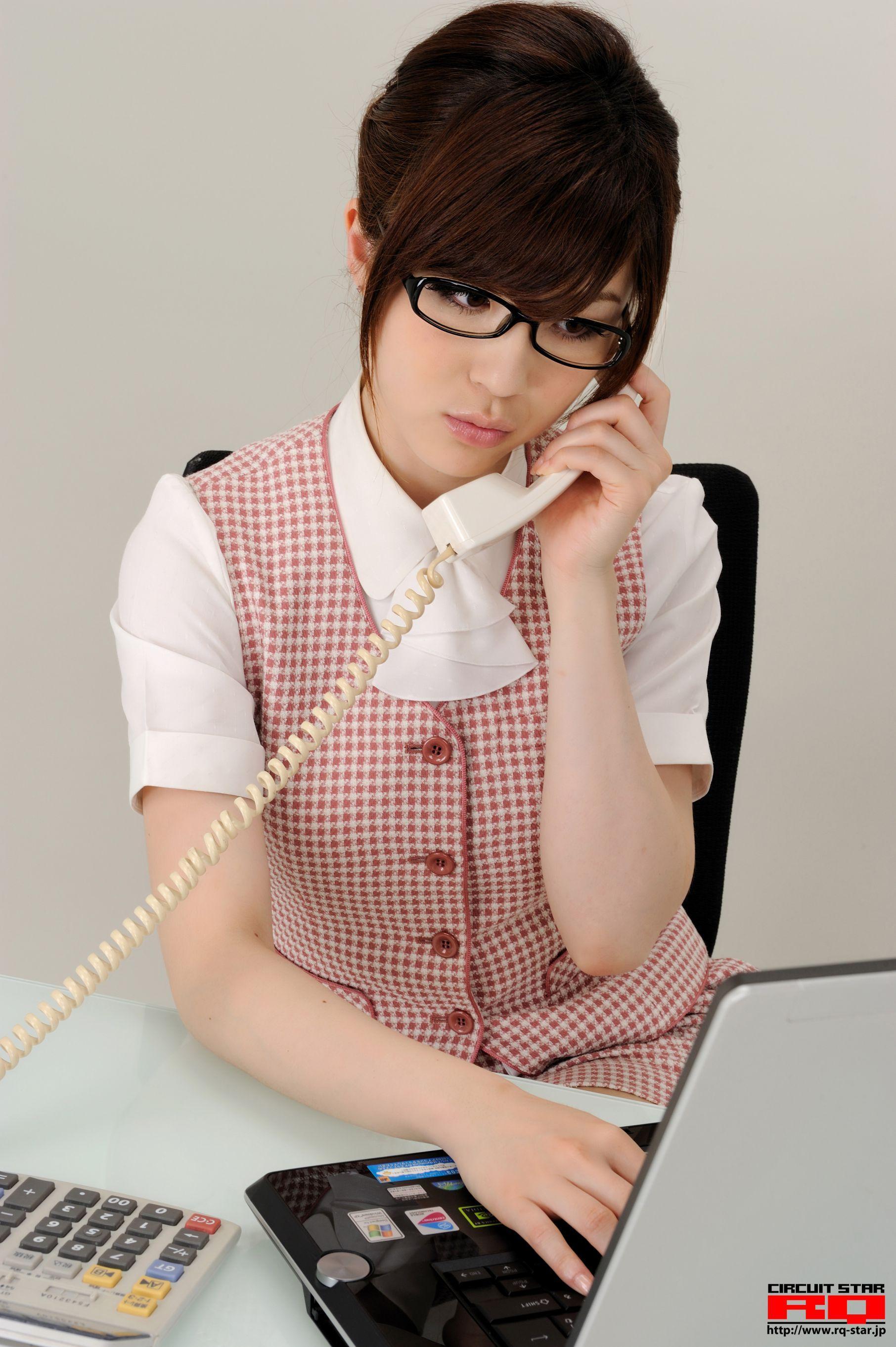 [RQ-STAR] NO.00365 荒木よし穂 Office Lady 办公室女郎 写真集(56)