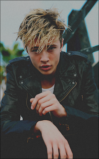 Lucky Blue Smith SYftXlRm_o