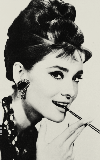 Audrey Hepburn FwdCFg9s_o