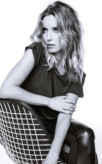 Annabelle Wallis 1Zvh8oqf_o