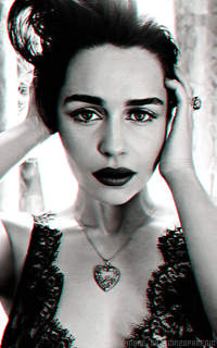 Emilia Clarke BukegidC_o