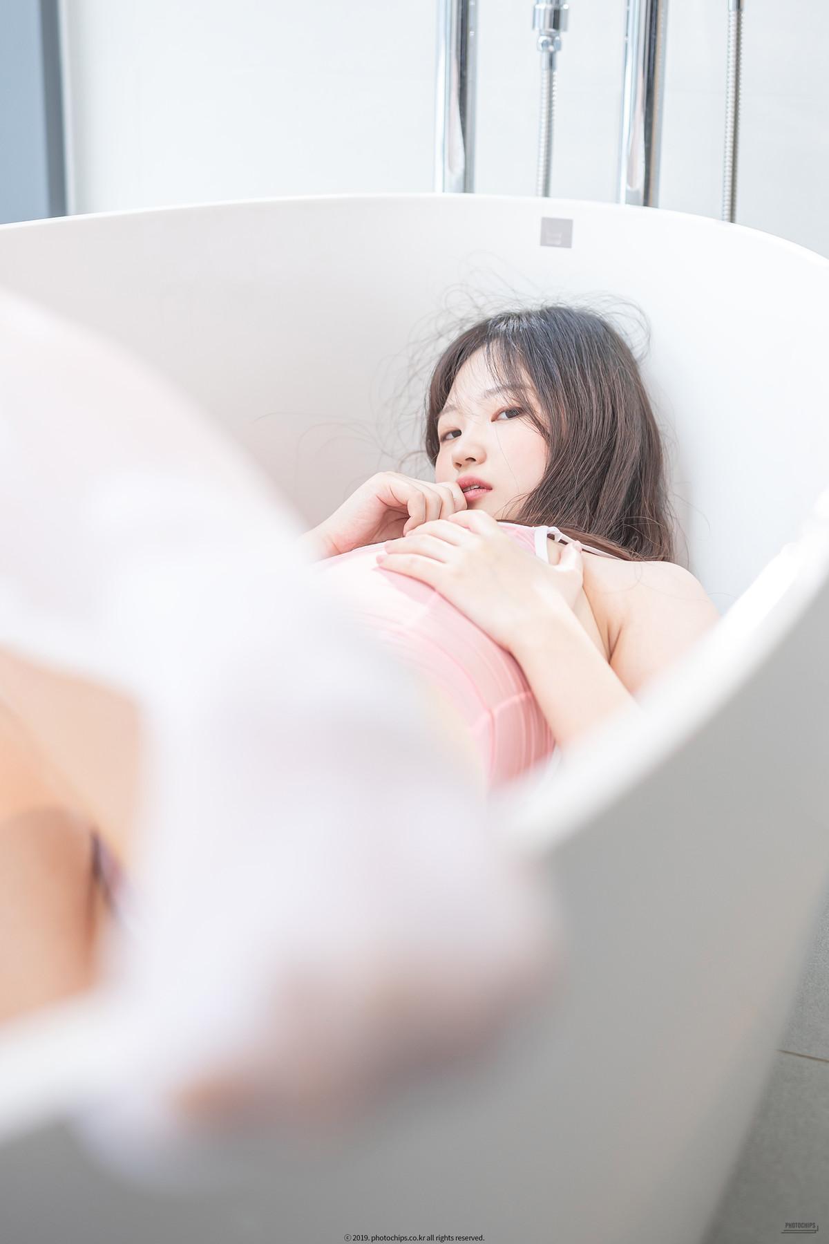 Sia 시아, [Photochips] Vol.83 Photobook Set.01(49)