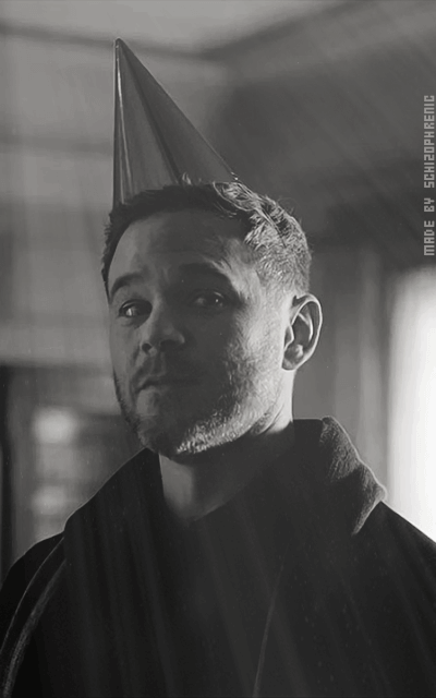 Aaron Ashmore WRKHdIx4_o