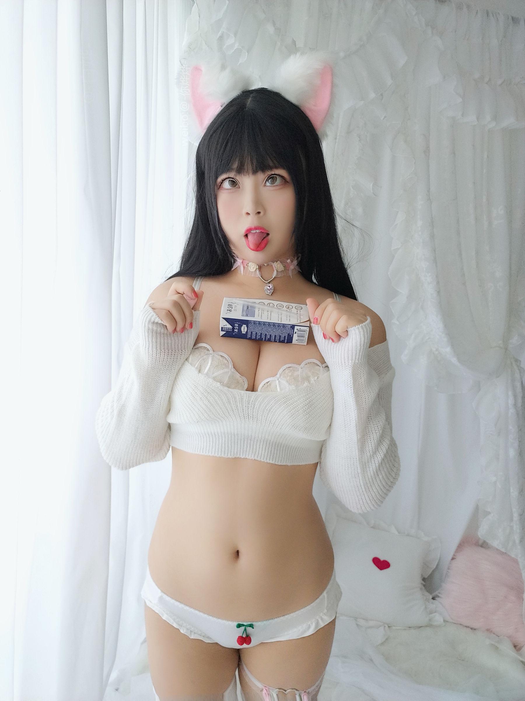 [COS福利] 萌系小姐姐-白烨- 《小奶猫》写真集(21)