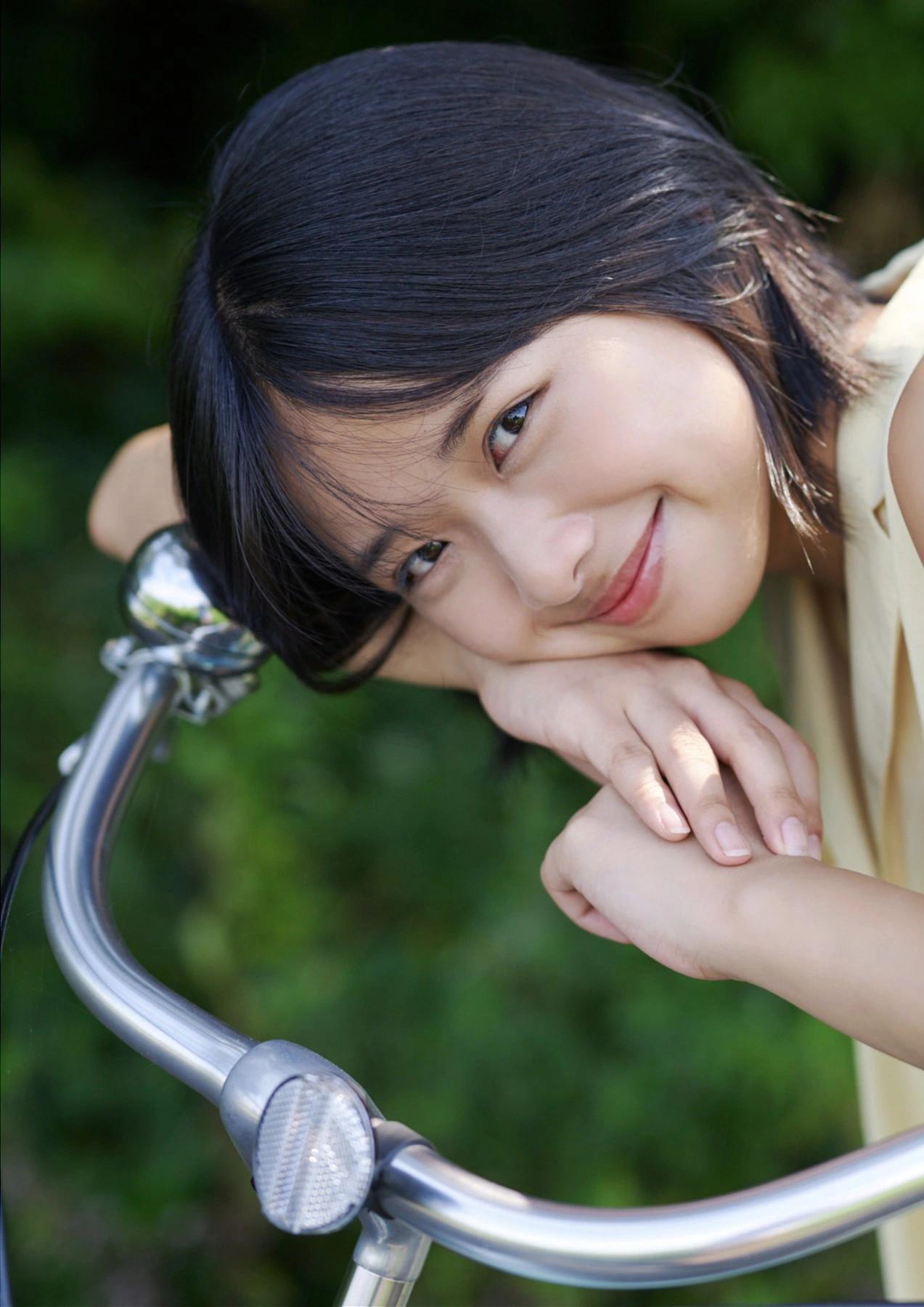 Miku Kuwajima 桑島海空, Dolce 写真集 「ラスト・サマー・ビキニ」 Set.02(3)