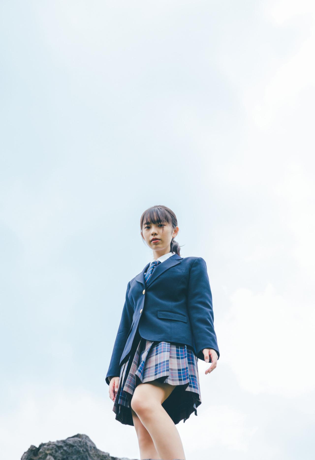 Hina Kikuchi 菊地姫奈, デジタル写真集 「moment」 Set.06(25)