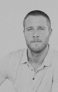 Jake McDorman - Page 2 L0wxqULr_o