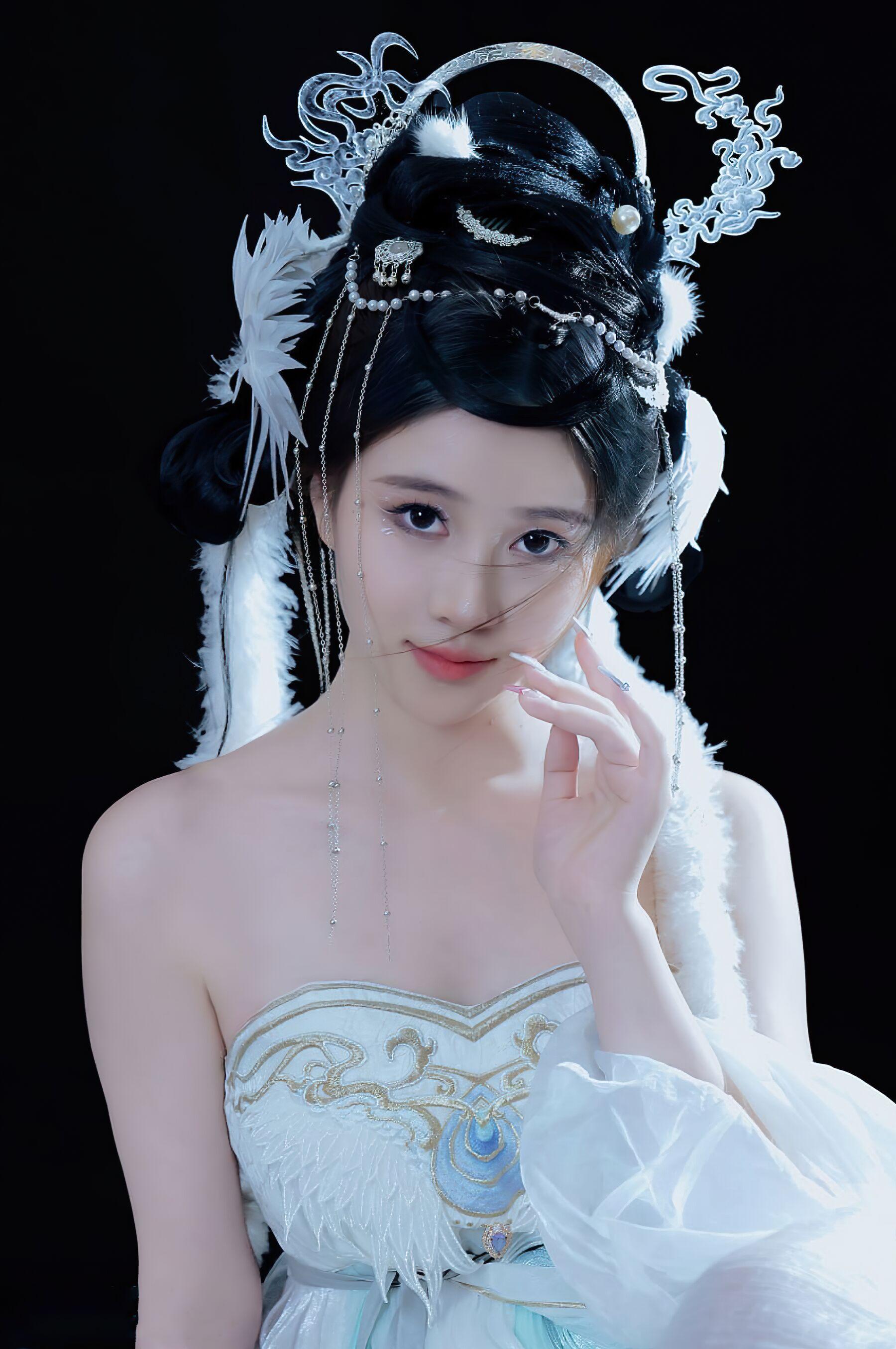 国模套图 年年《嫦娥仙子》(38)