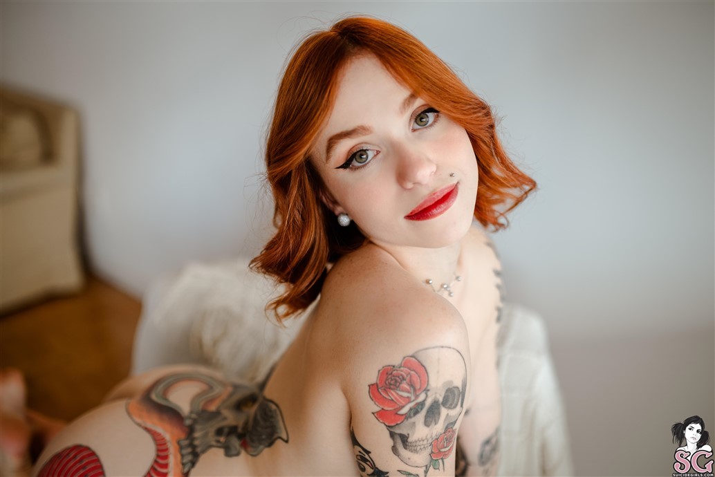 Lilvickysg Suicide, Porcelain