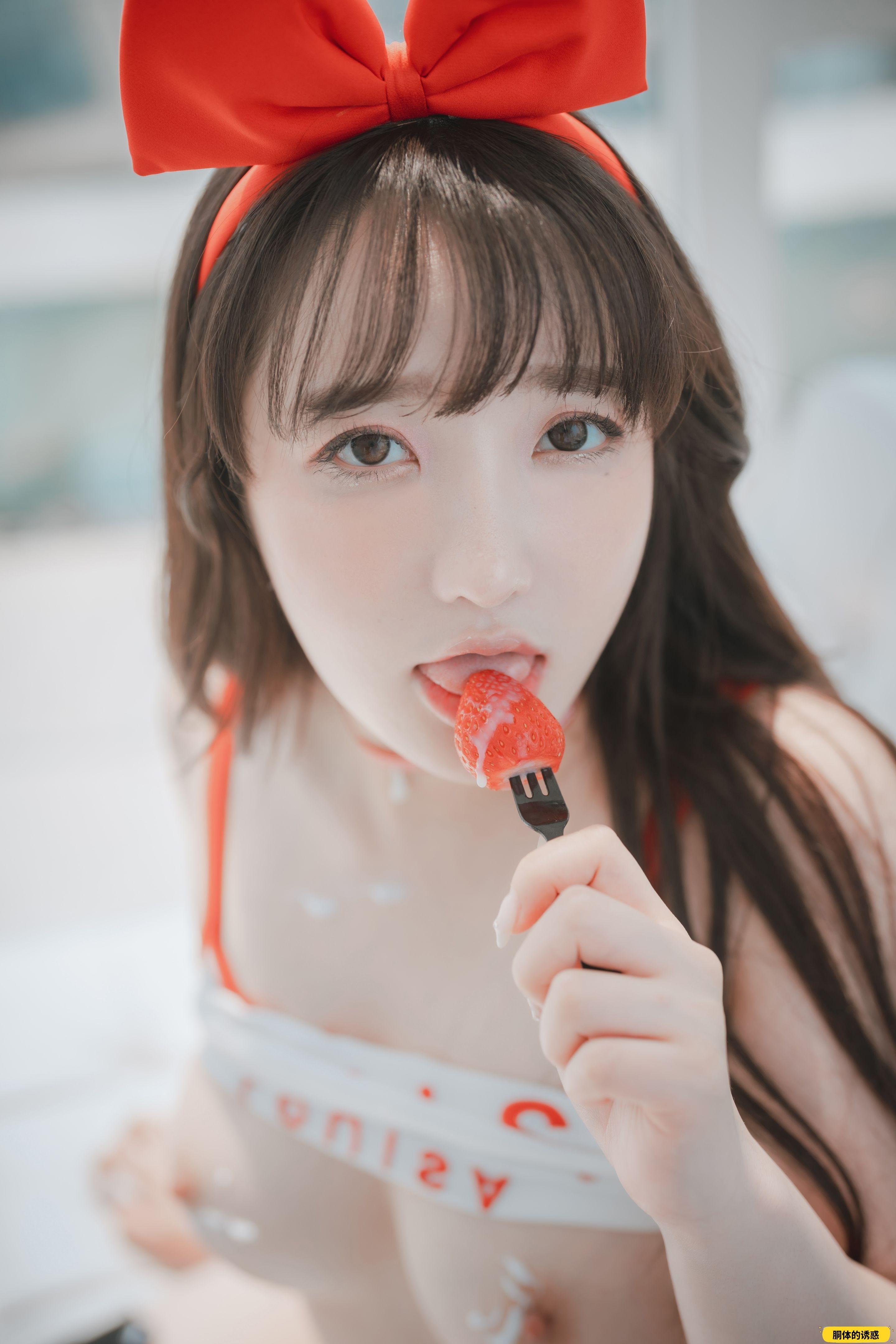 孙乐乐 Strawbeery Girl