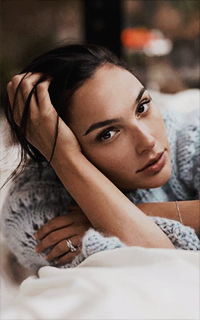 Gal Gadot  QaGBcanJ_o