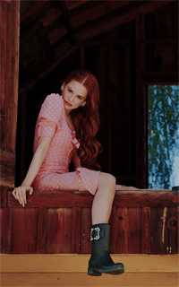 Madelaine Petsch Z0sd8CIB_o