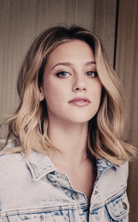 Lili Reinhart 6z0XQgty_o