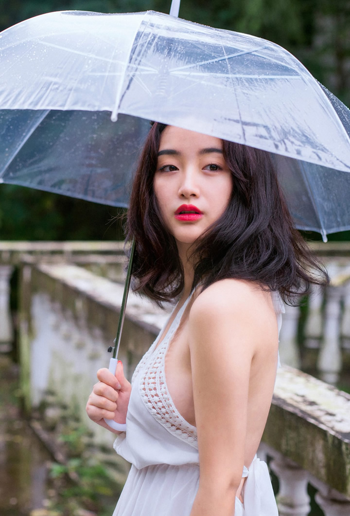 Fresh and refined female model lily exposes beautiful fairy 25