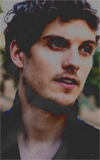 Daniel Sharman 0VBLW52v_o