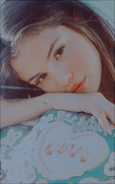 Selena Gomez Ya7Zq8C5_o