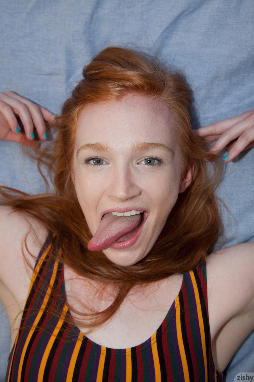 Redhead girlfriend Bree Abernathy teases wickedly while eating bananas(8)