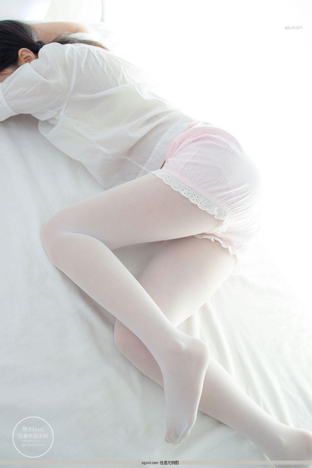 [森萝财团]有料 NO.023 出镜 萝莉女孩 雪糕 浅色短袖与粉红短裤加浅色美腿丝袜私房高清图(34)