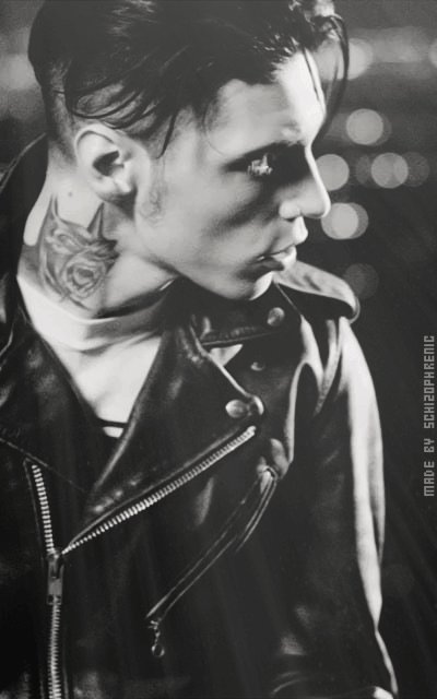 Andy Biersack 2M8ZY0yY_o