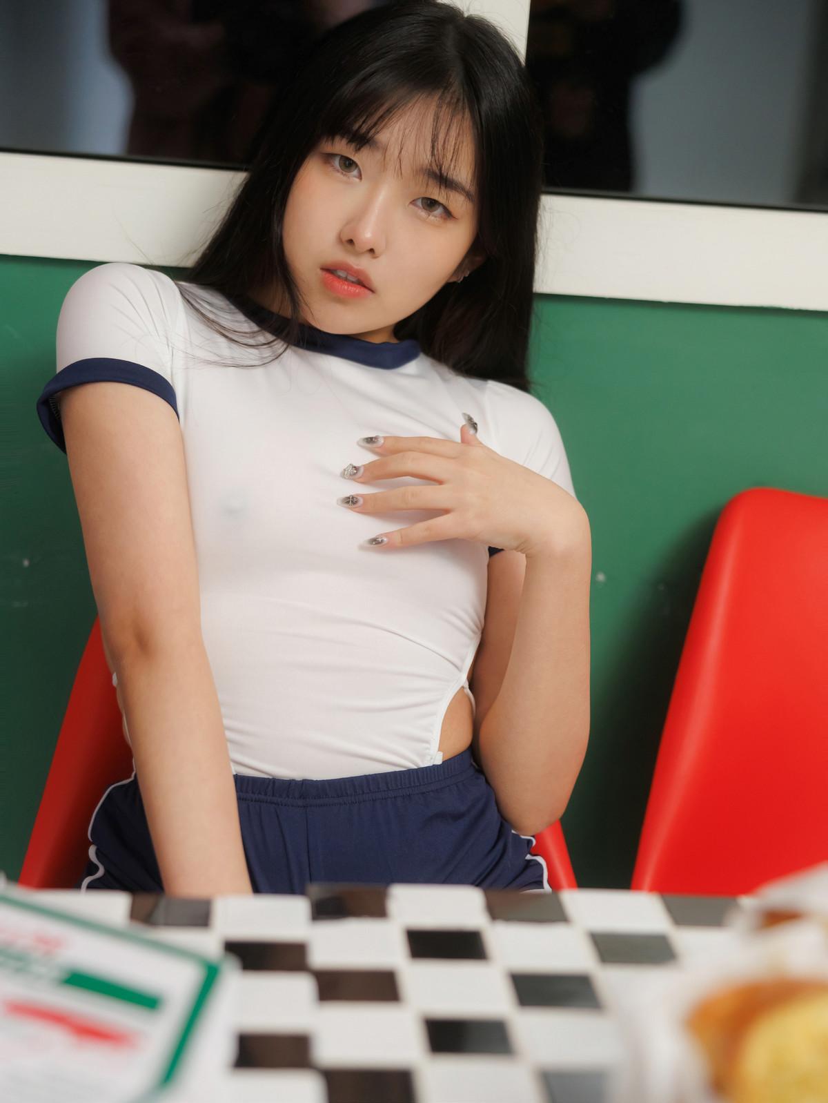 Sonson 손손, [Bimilstory] Vol.03 Pizza Girl Set.01(4)