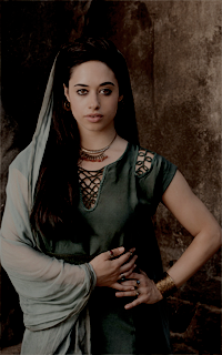 Jeanine Mason 0Ju9OSIt_o