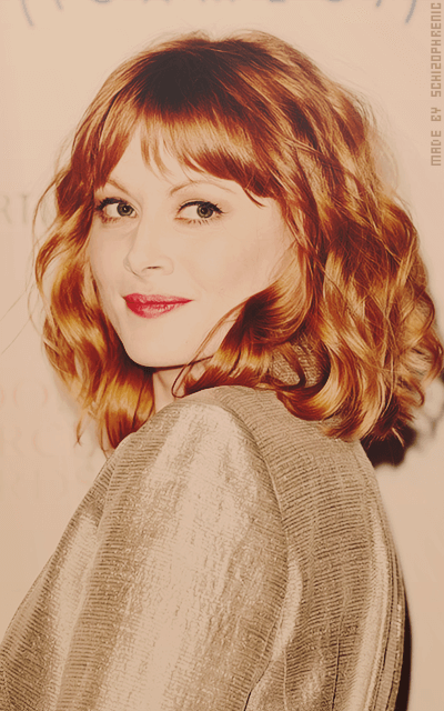 Emily Beecham ECZrjjM5_o