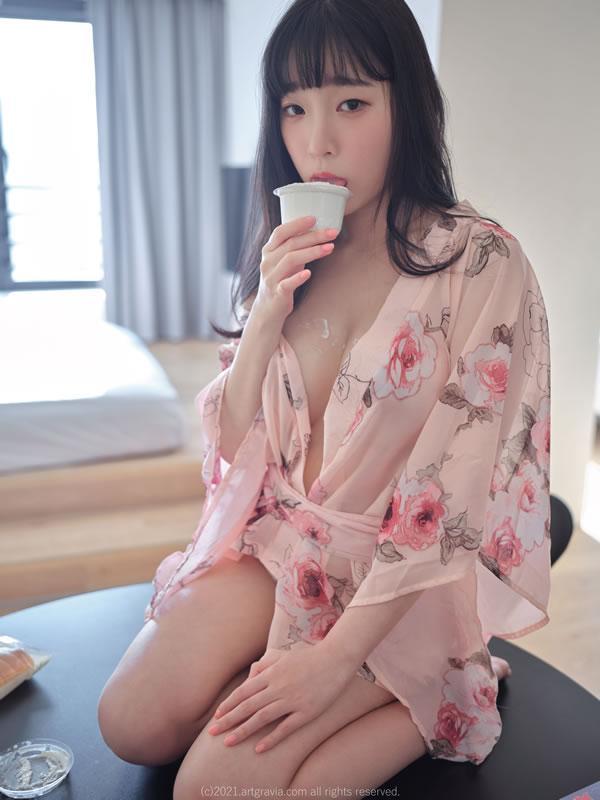 巨乳少女姜仁卿和服奶油蛋糕私拍图集(10)