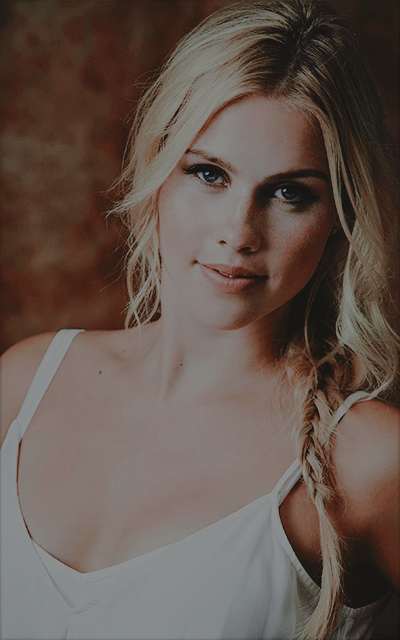 Claire holt 3CTFNfJv_o