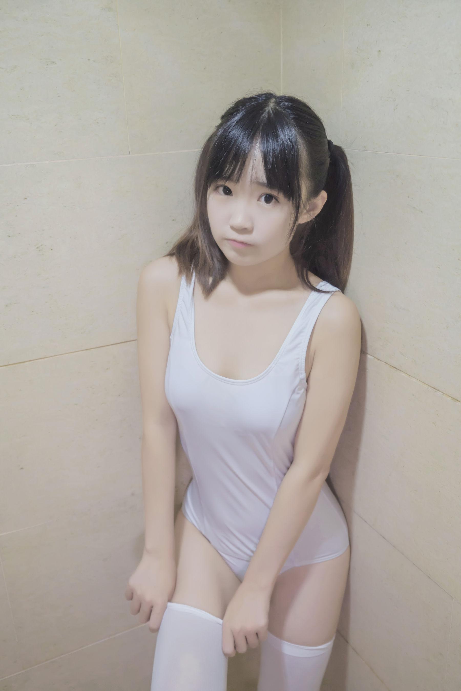 Coser御子Yumiko 《白色死库水》 写真集(11)