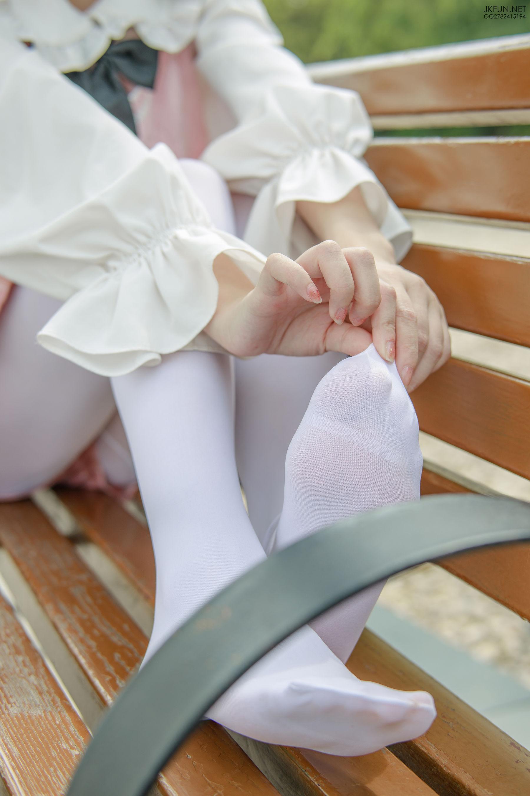 默陌《80D白丝》 [森萝财团] JKFUN-007 写真集(22)