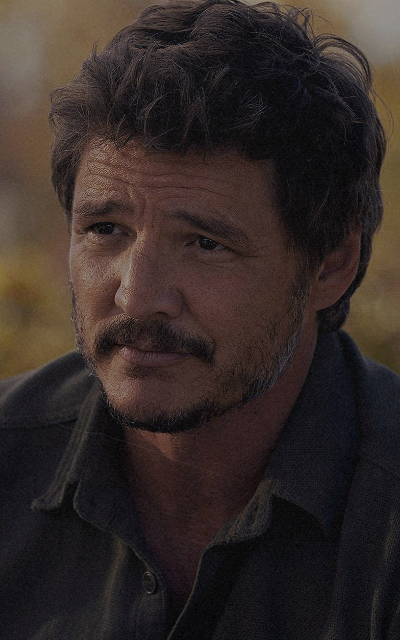 Pedro Pascal DWmrdiH2_o