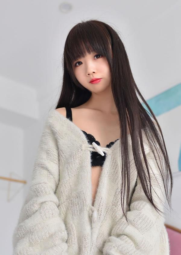 雪琪Cosplay–毛衣少女粉嘟嘟小嘴可爱写真(17)