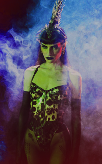 Lilith Czar (Juliet Simms) JKAlHkJ9_o