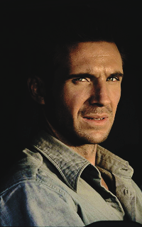 Ralph Fiennes DpCJ3o4b_o