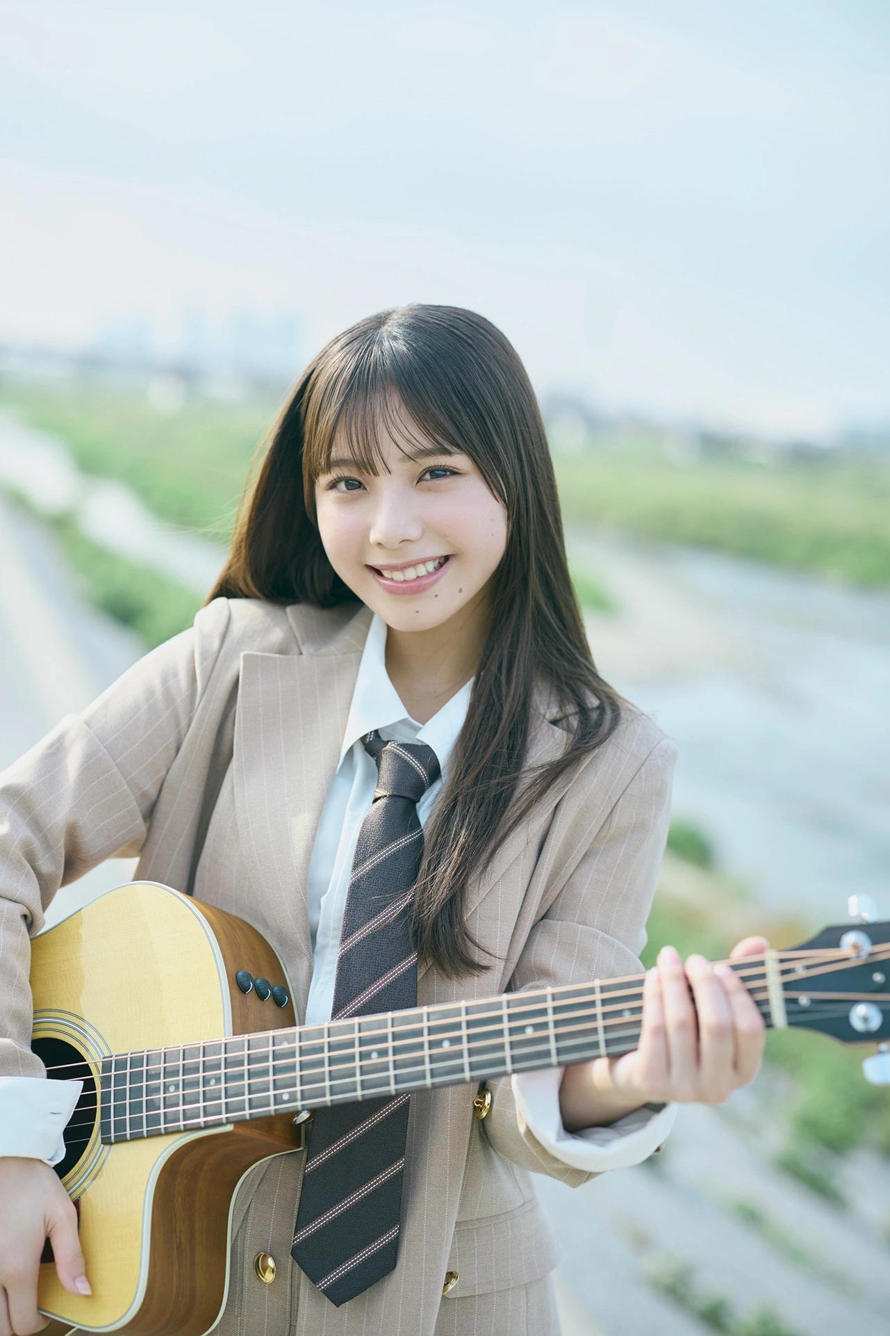 Izuki Shimoda 下田衣珠季, Young Magazine 2025 No.44 (ヤングマガジン 2025年44号)(7)