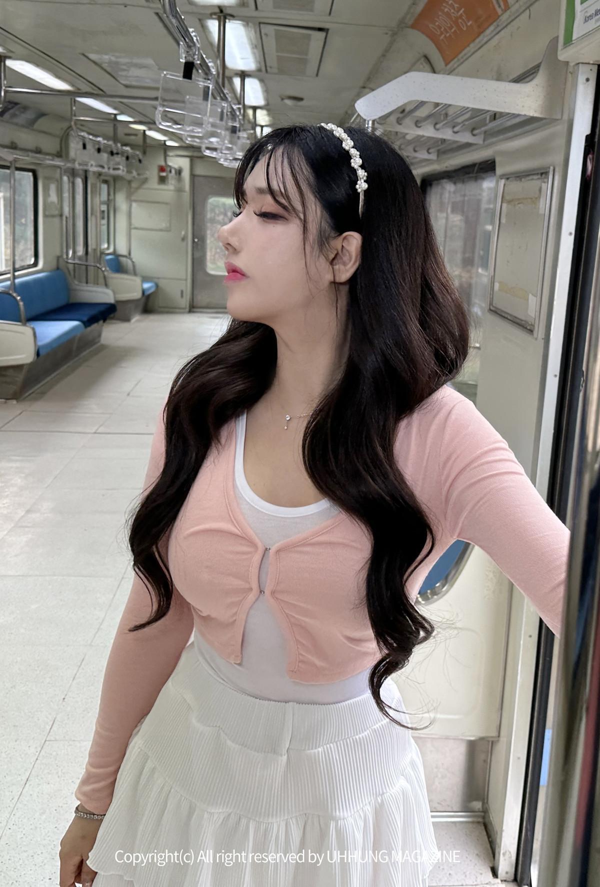 Hani 하니, UHHUNG Magazine “The Girlfriend on The Subway” Set.01(2)