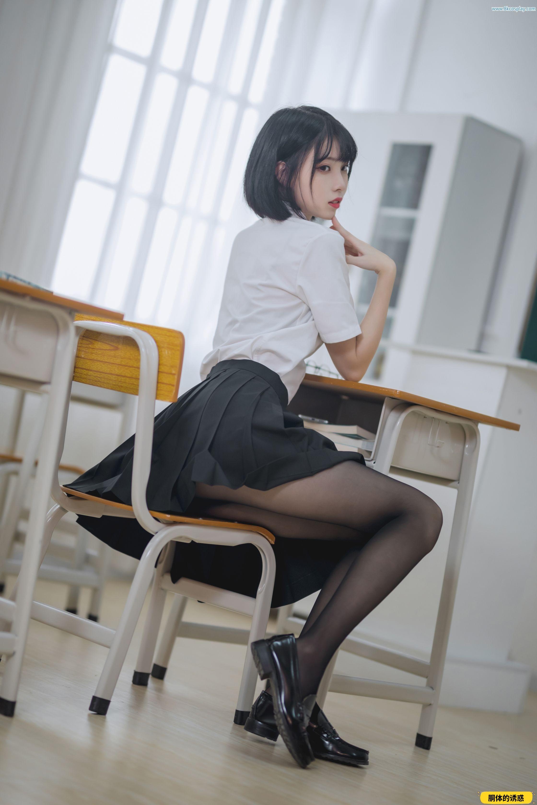 许岚LAN NO.01 教室jk黑丝 JK and Black Stocking [40P-525MB]