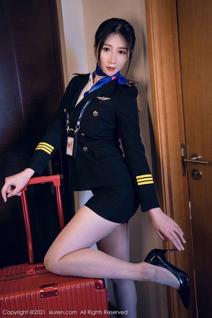 秀人网空乘小姐姐顾乔楠制服机长肥美香甜(9)