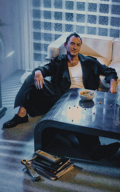 Jude Law - Page 5 RS0q0kXM_o