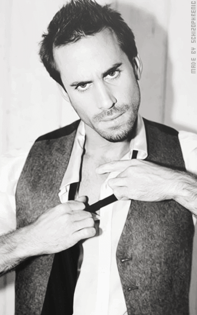 Joseph Fiennes GmvEuePa_o