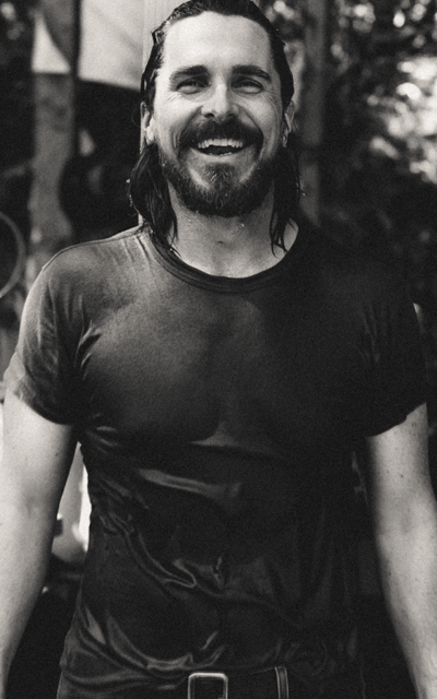 brunet - Christian Bale T3WsFcHn_o