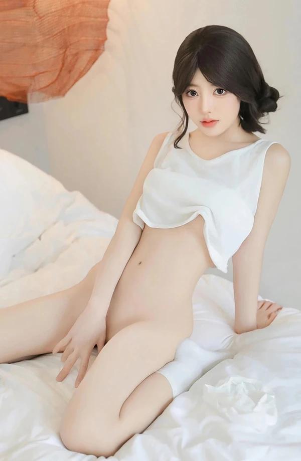 秀人女神桃妖夭邀约漂亮制服小姐姐到我家(25)