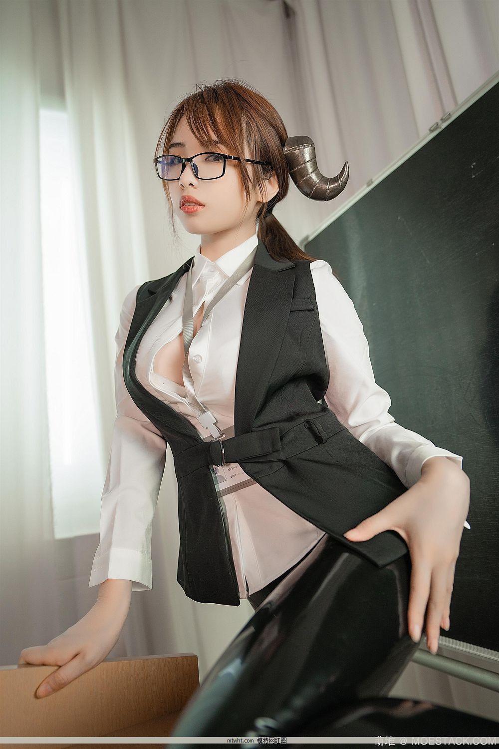 微博红人Coser2.5次元写真@雯妹 NO.020 魅魔本 office devil[27P](25)