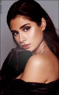 Diane Guerrero YUFUf2y8_o