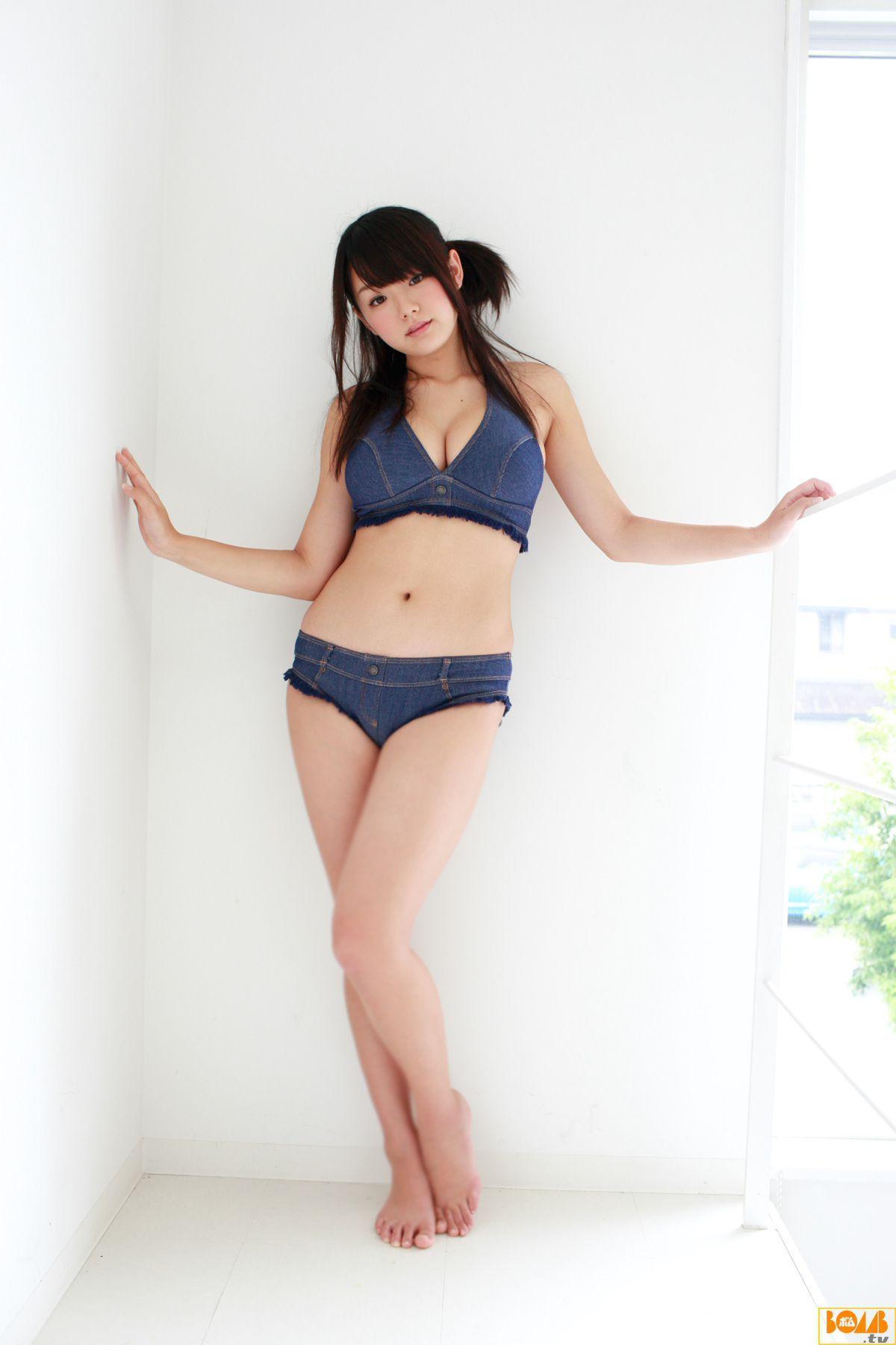 [Bomb.TV] 2010年12月刊 Ai Shinozaki 篠崎愛 写真集