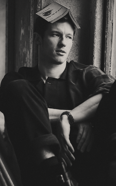 Callum Turner  PwyZ1Hko_o