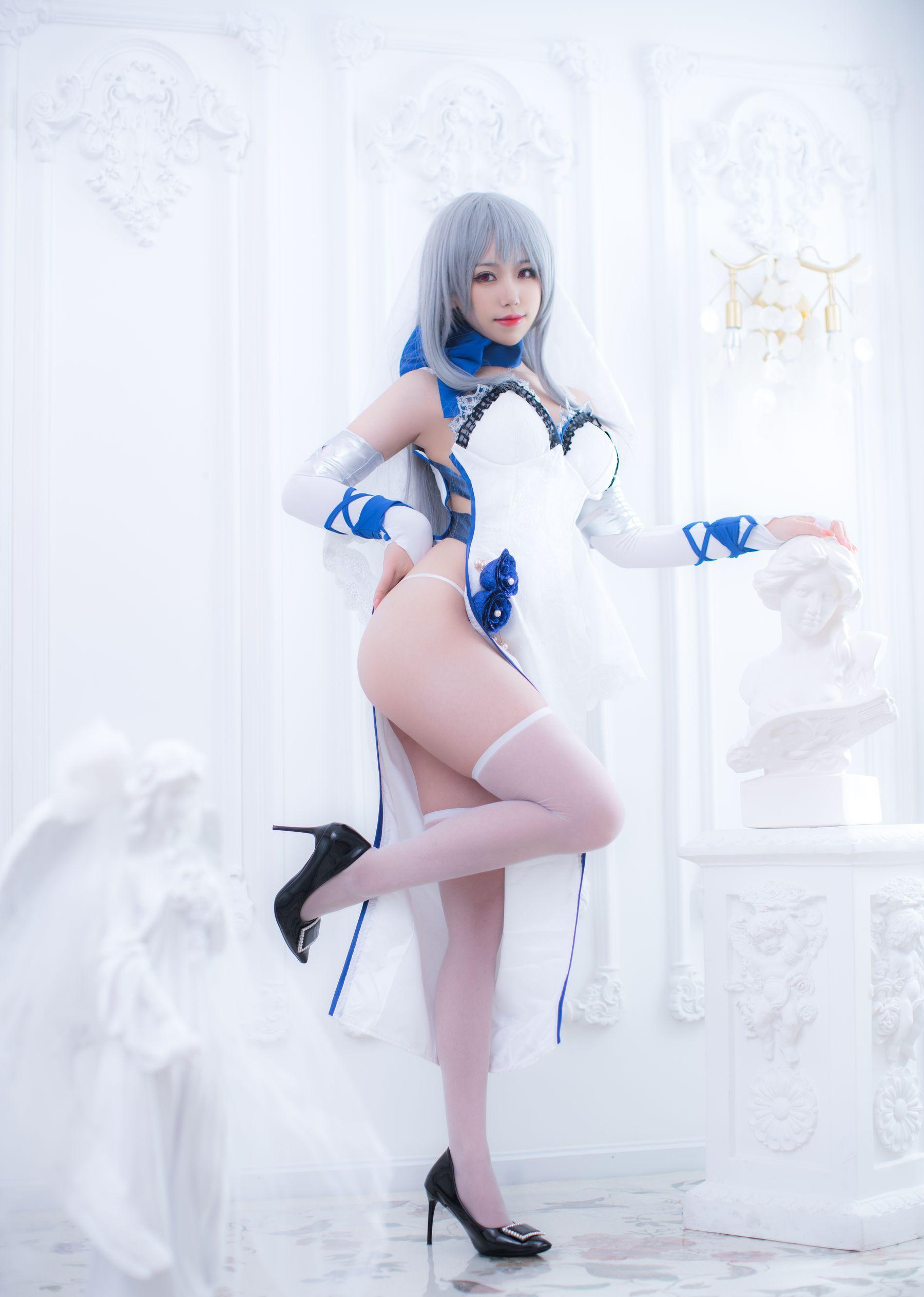 [网红COSER] 一北亦北 – 路易九世礼服 写真套图(4)