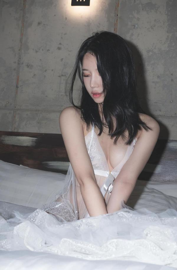 漂亮小姐姐Yeha之美丽新娘新婚落红夜(8)