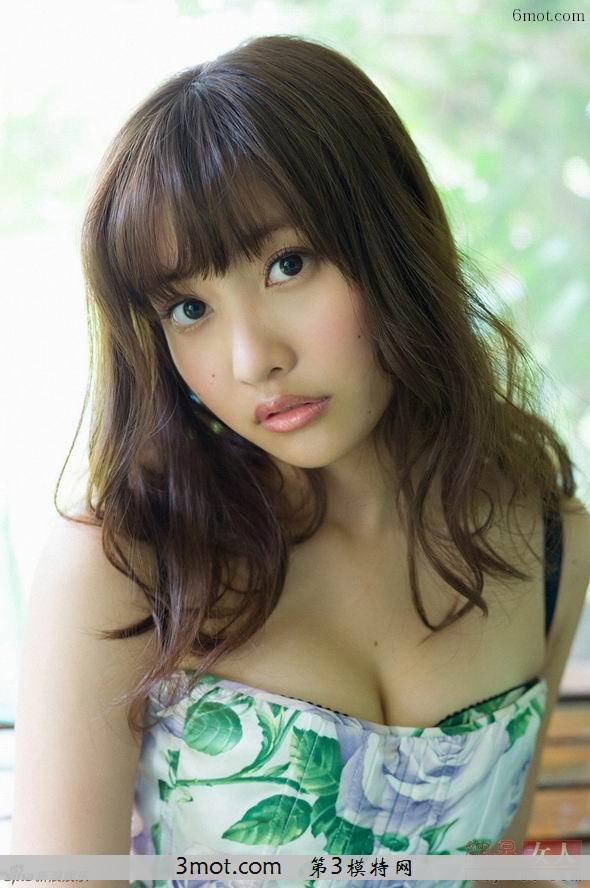 日本F杯嫩模佐野雏子性感写真 上围丰满抢镜(5)